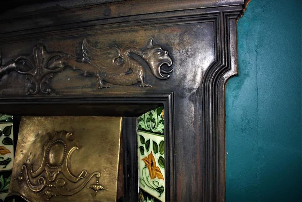 The Wolf's Den * Patrington